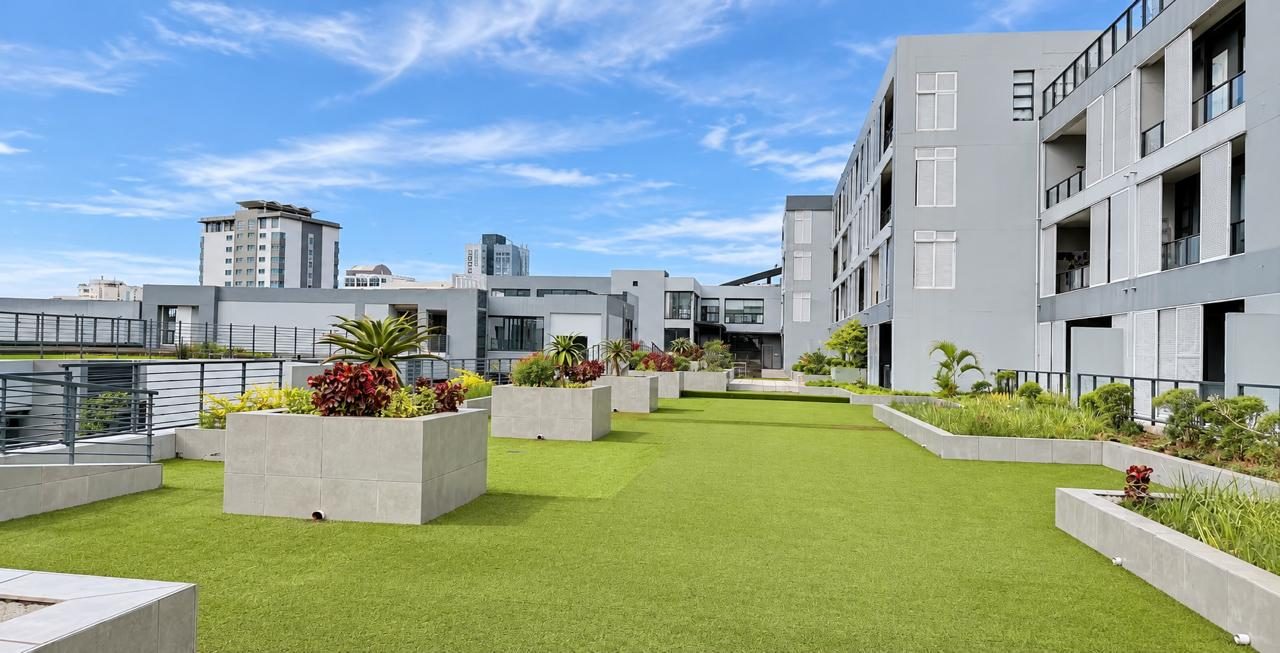 Landscaped rooftop garden